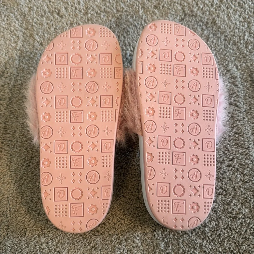 FAO Schwarz Fuzzy Sandal